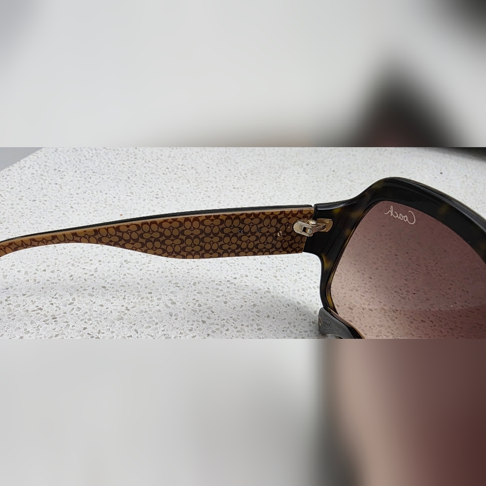 COACH Tortoise Shell Sunglasses with Brown Lenses. - Picture 3 of 5